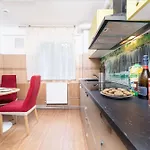 3bd - Free Private Parking - By Open House