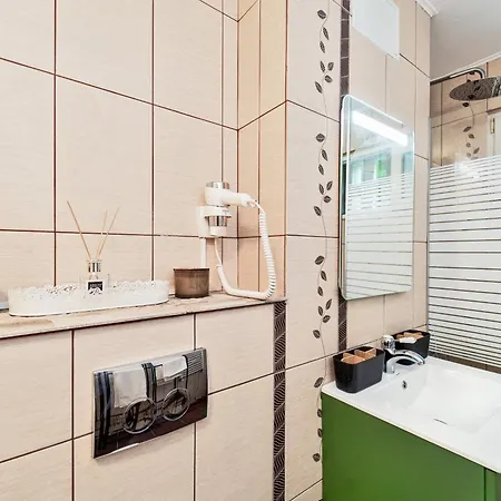 3bd - Free Private Parking - By Open House Appartement