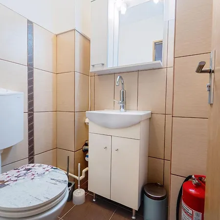 3bd - Free Private Parking - By Open House