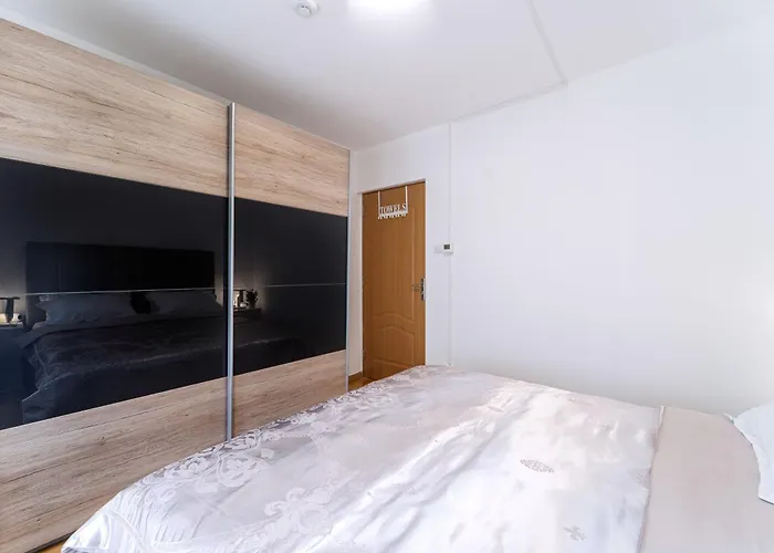 Apartamento 3bd - Free Private Parking - By Open House Timisoara