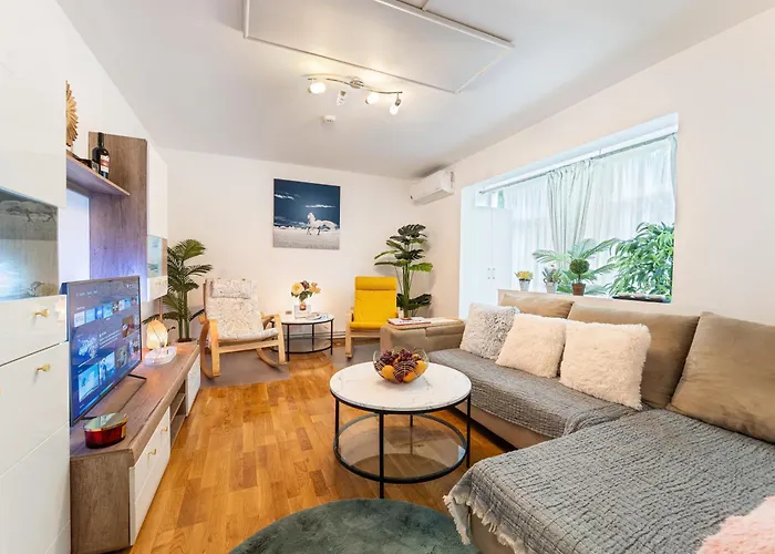 3bd - Free Private Parking - By Open House Apartment *