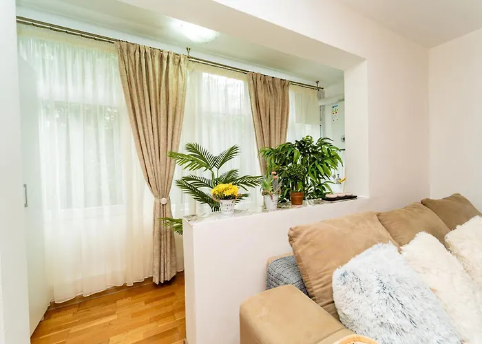 Apartment 3bd - Free Private Parking - By Open House