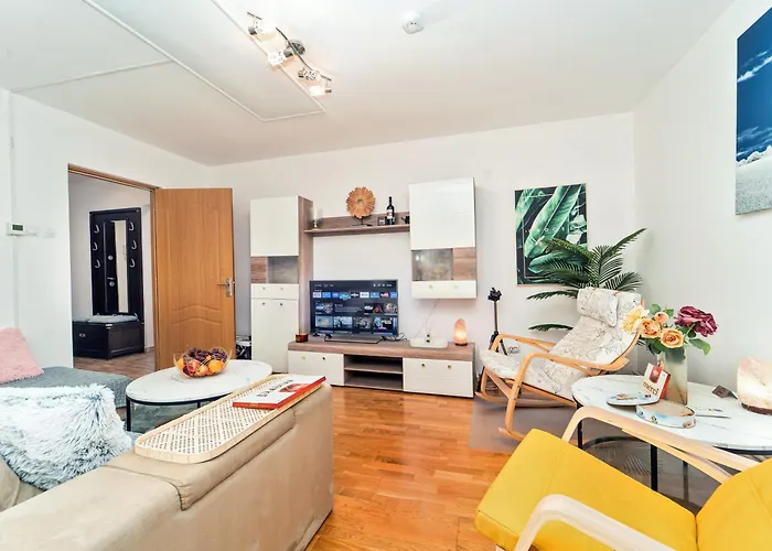 3bd - Free Private Parking - By Open House Apartment *