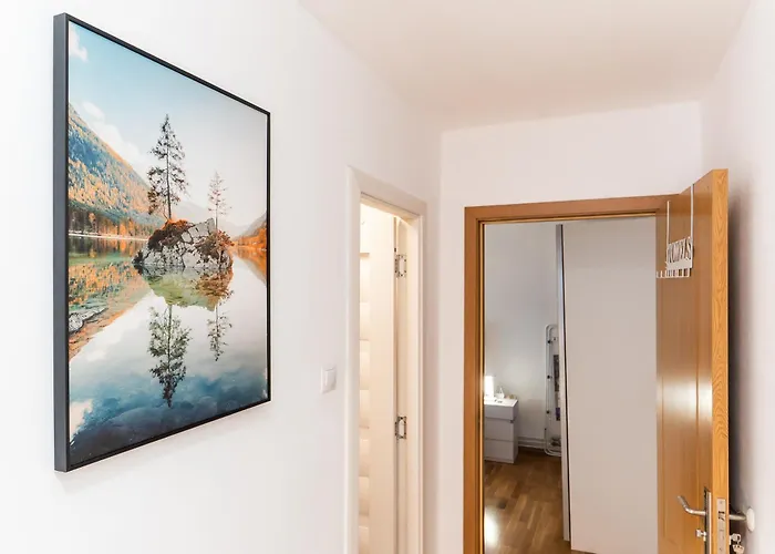 3bd - Free Private Parking - By Open House Apartment *